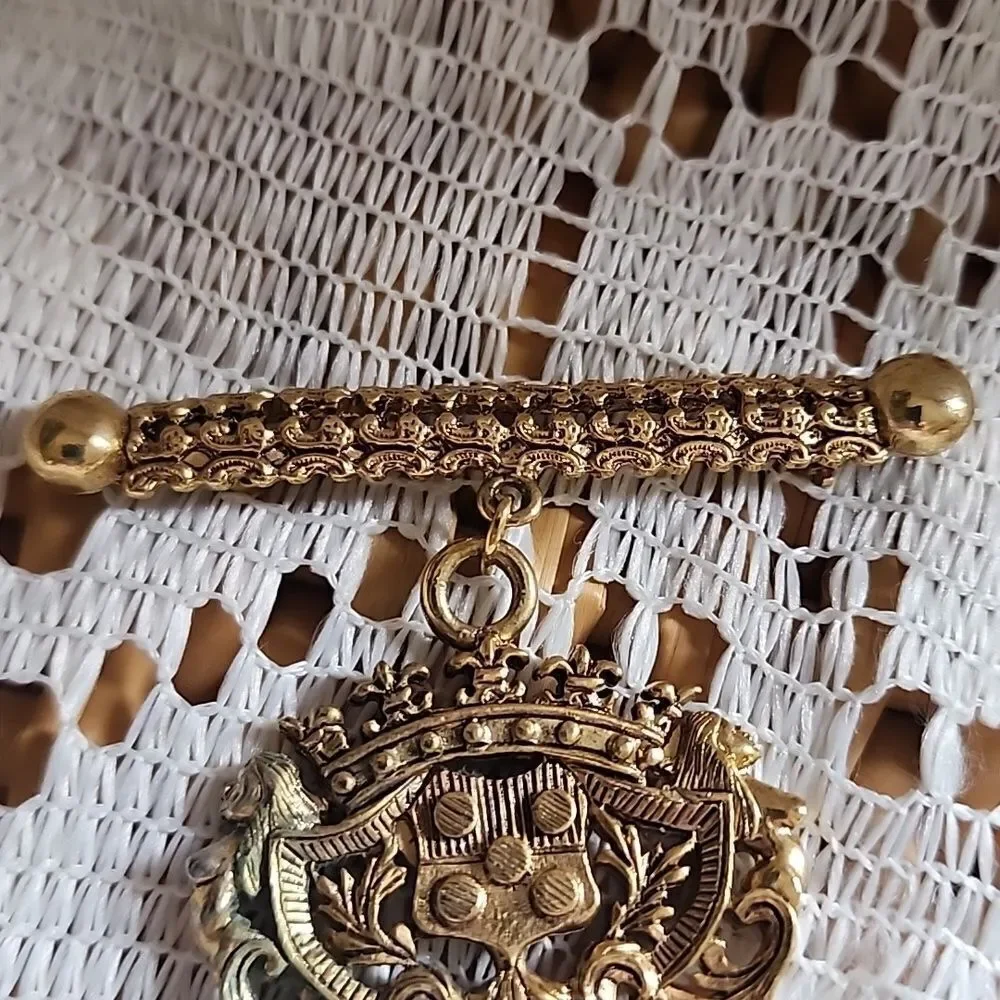 Vintage Gold Brooch with Bar & Intricate Key Design